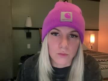 zoeydanner's chat room