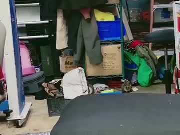 wifen_heels's chat room