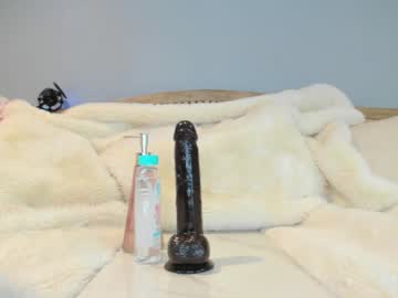 eatmygingersnapps's chat room