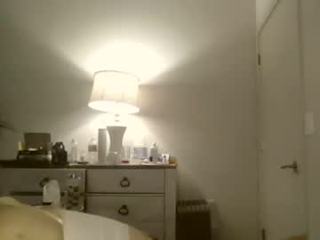 esoterickitten777's chat room