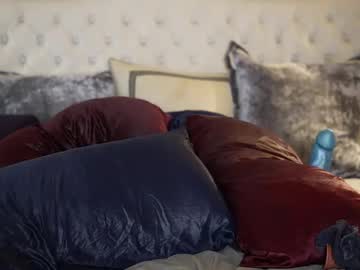 avalonnfoxx's chat room