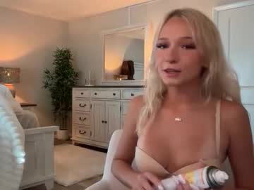 roxyrain2736's chat room