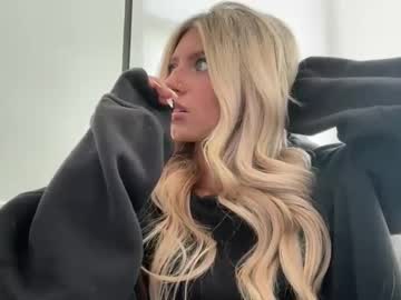 summerclarkee's chat room