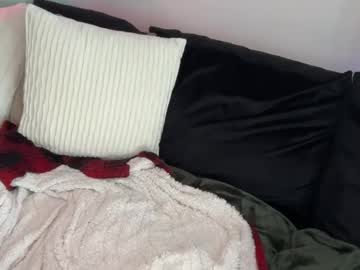 officiallyonlytams's chat room