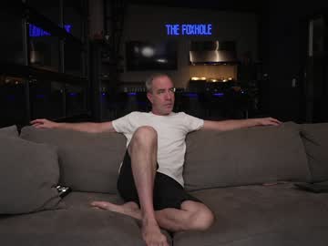 blondefoxsilverfox's chat room