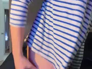 ellalowe's chat room