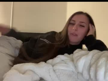 laylahlaylah1's chat room