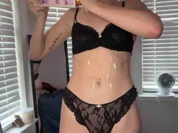 elliee81's chat room