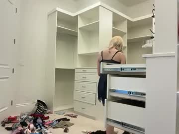 lilybrown07's chat room