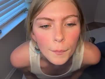 elliee81's chat room