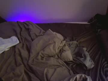 anonymous_fantasy_4u's chat room