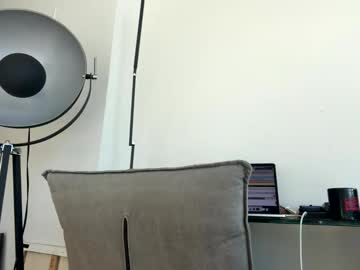 hawt_ass_milf's chat room