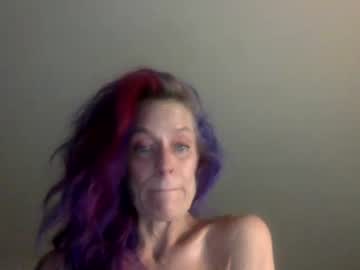 love_blooms's chat room