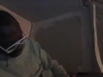 mikenlynz3oh3's chat room