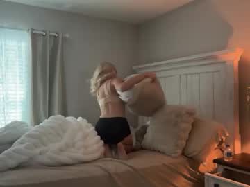 roxyrain2736's chat room