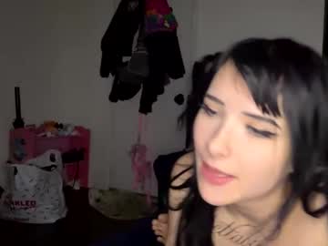 ravyn_nyx's chat room