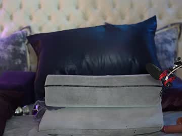 avalonnfoxx's chat room