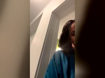 yazzybae3's chat room