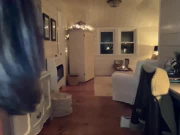 carlybora's chat room