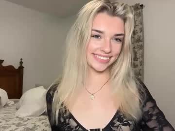 ellalowe's chat room