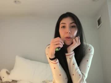 lilylustxoxo's chat room