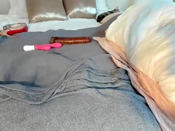 sexxylaurab's chat room