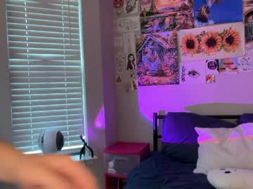 elliee81's chat room