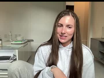 laylahlaylah1's chat room