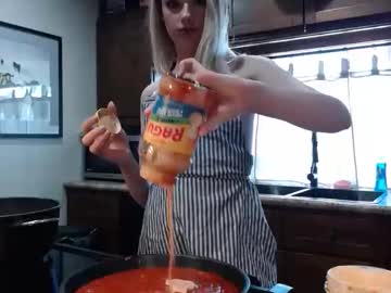 ellalowe's chat room