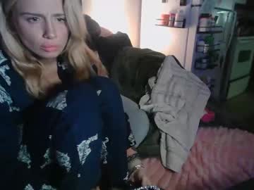 lolaa555's chat room