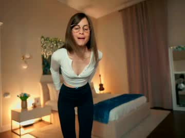 newchloe18's chat room