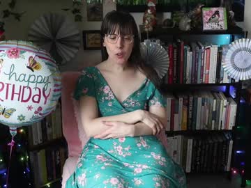 ellynaomi's chat room