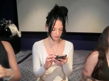 kendallmonroee's chat room