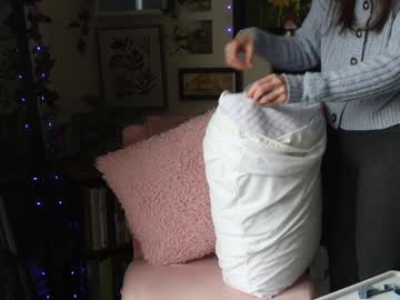 ellynaomi's chat room