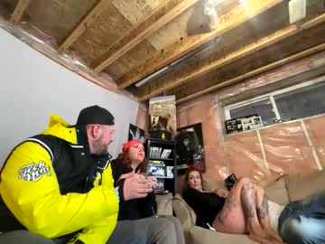 coupleoffantastics's chat room