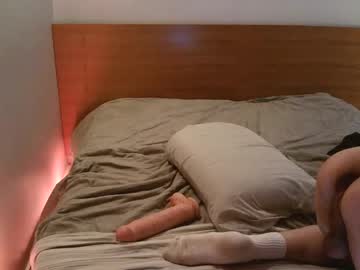 anonymous_fantasy_4u's chat room