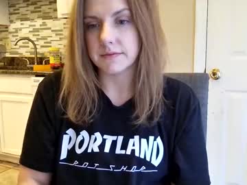 tinywithtiddies's chat room