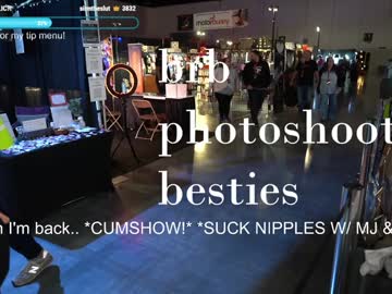 vivid_whit's chat room