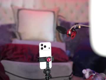 avalonnfoxx's chat room