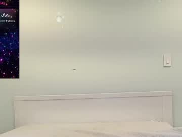 honeybeedog's chat room