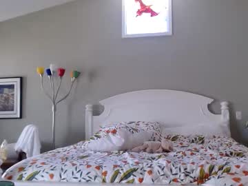 ellalowe's chat room