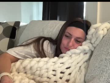 laylahlaylah1's chat room