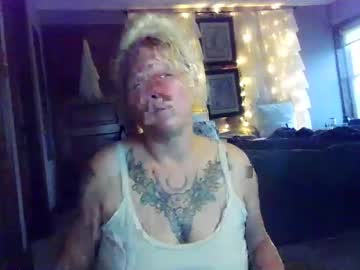 outdoorchicprivate's chat room