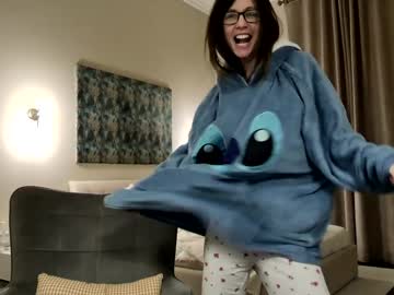 newchloe18's chat room