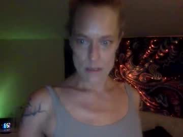 love_blooms's chat room