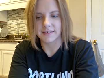 tinywithtiddies's chat room