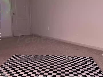 petitebrat's chat room