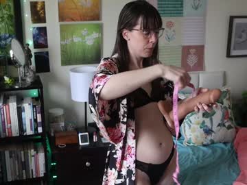 ellynaomi's chat room