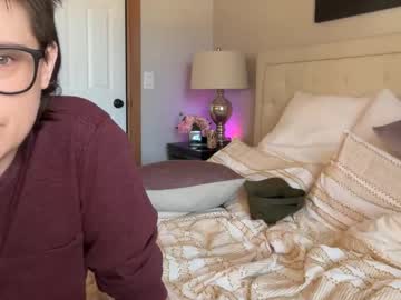 officiallyonlytams's chat room