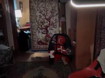 straightishd's chat room